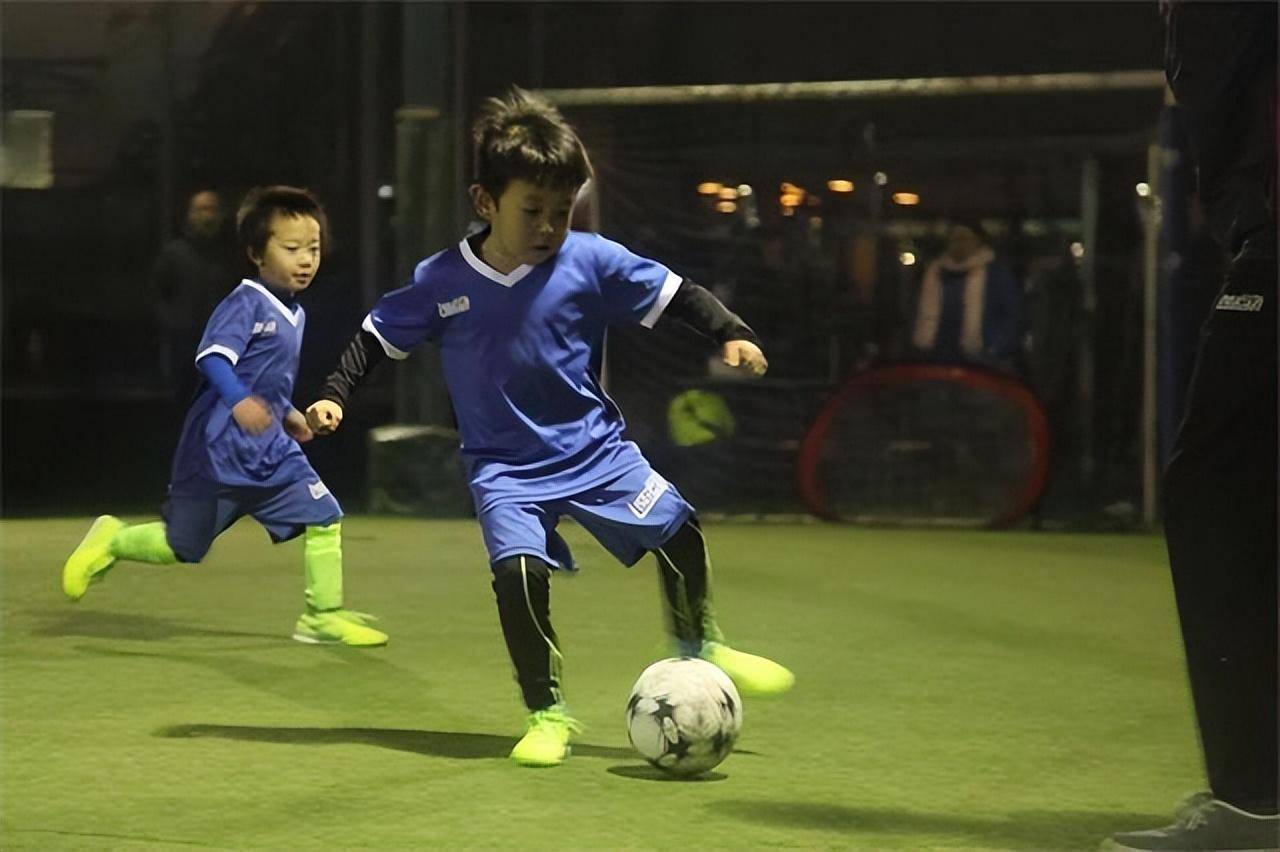 开云官网APP下载-全国青少年足球夏令营，培养未来足球之星