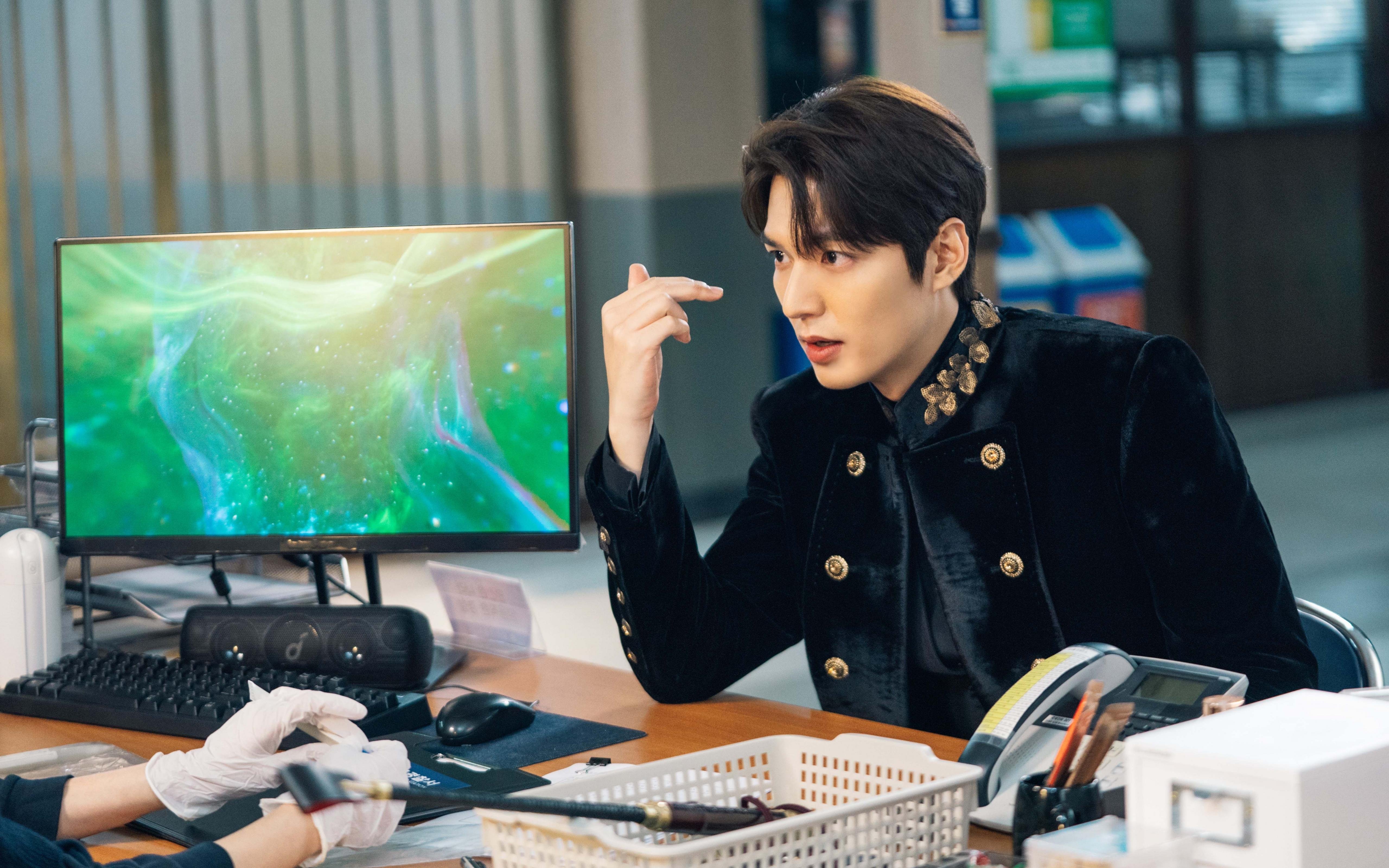 开云下载-美国女足决赛中展现坚韧防守，成功守住领先，美国女足赛事