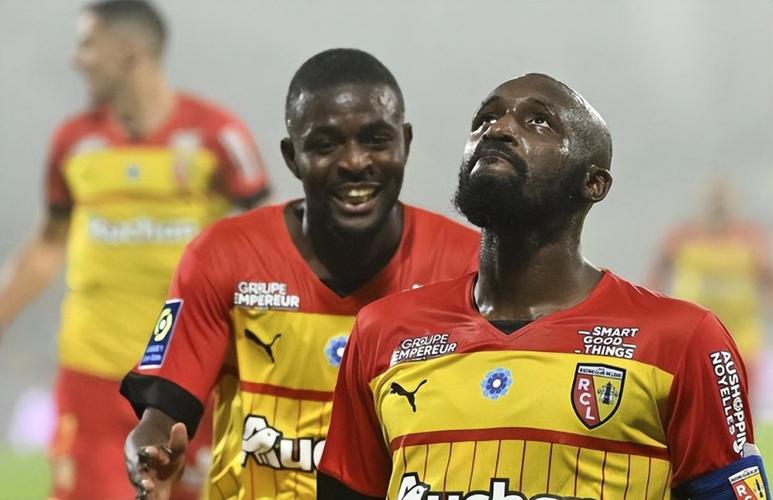 开云体育:德甲的战术实验：如何在比赛中大胆创新的简单介绍